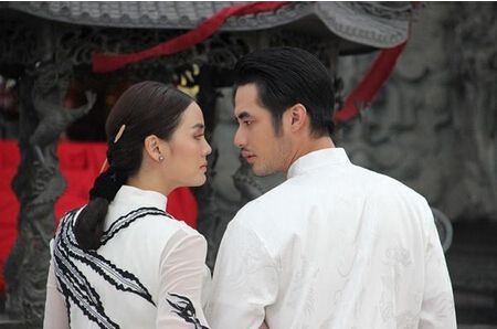 2015泰劇 龍裔黑幫之天鵝/誓約/Luad Mungkorn: Hong 泰語中字 盒裝5碟